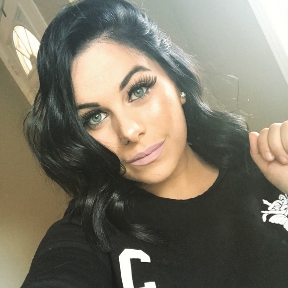 Meet your Posher, Kelsey - Picture 1 of 1